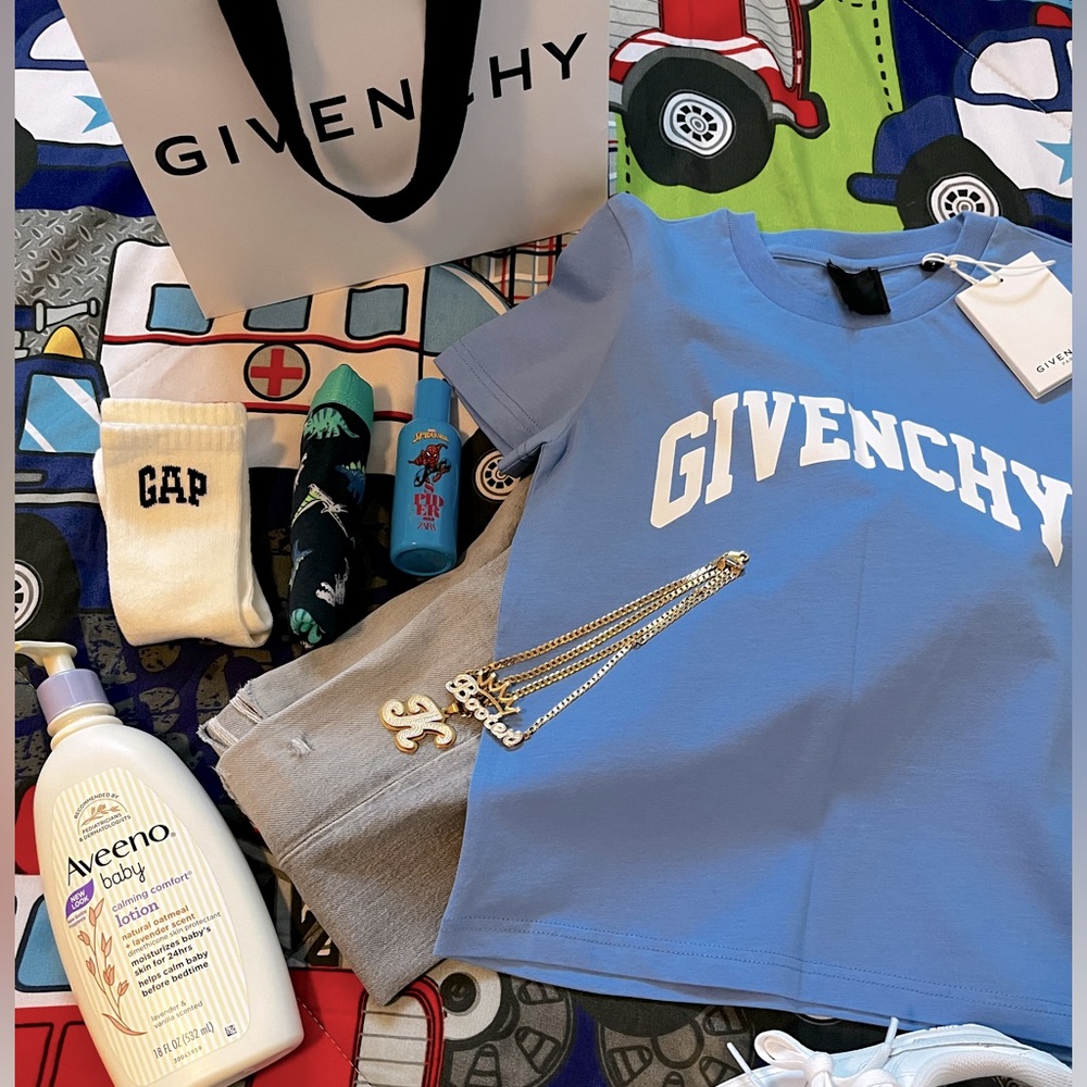 Givenchy College T-shirt for kids!